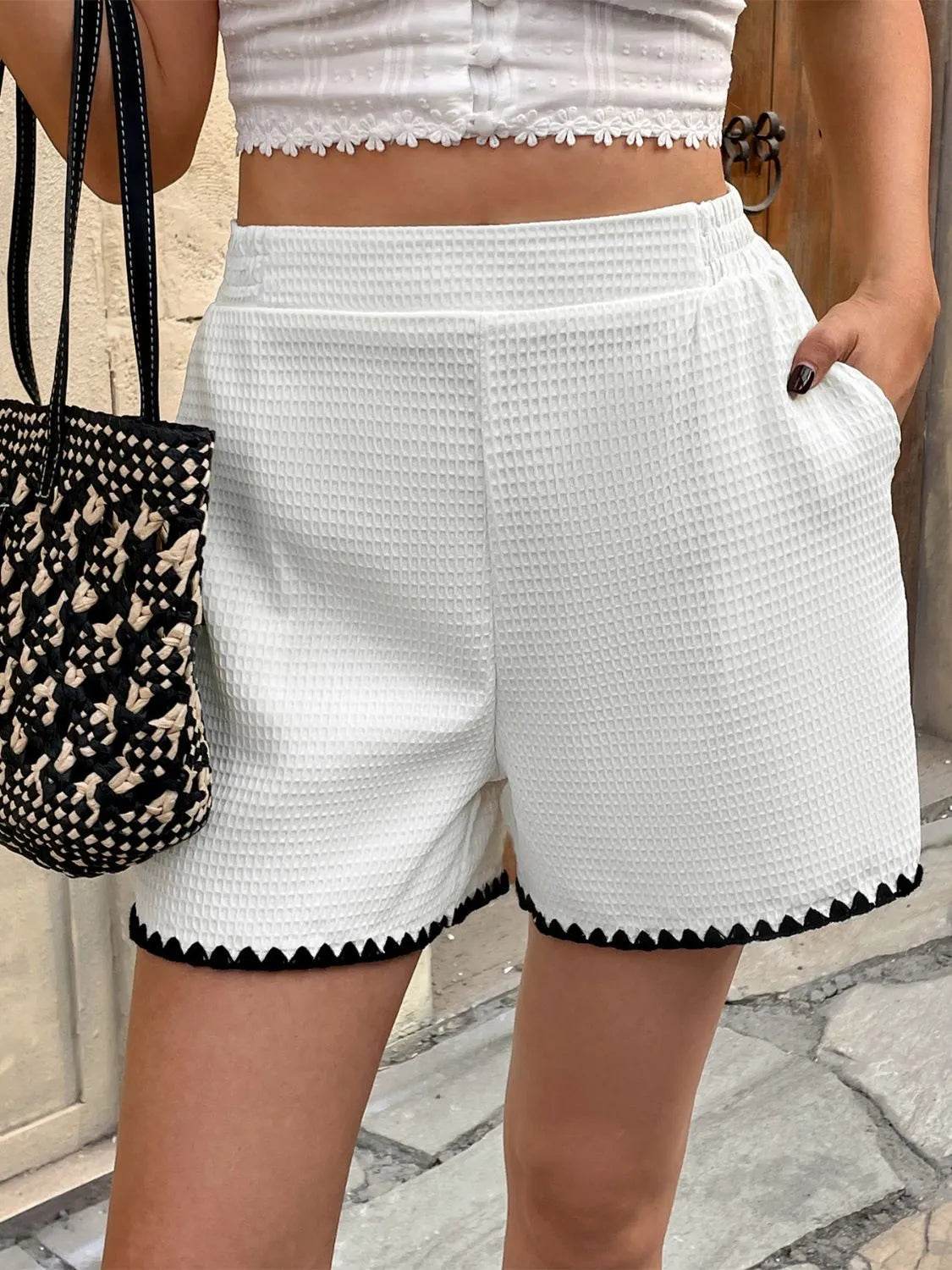Contrast Trim Shorts with Pockets - Byyde