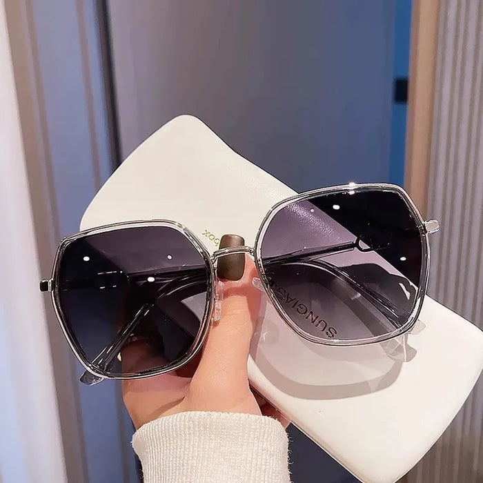Square Frame Fashion Sunglasses - Byyde