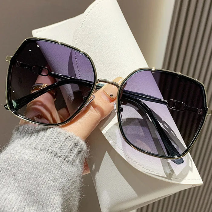 Square Frame Fashion Sunglasses - Byyde