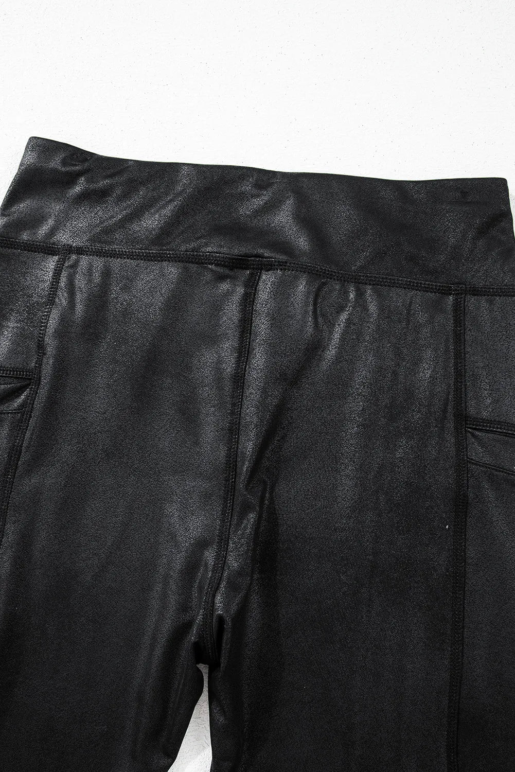 Pocketed V-Cut Waist Leggings - Byyde