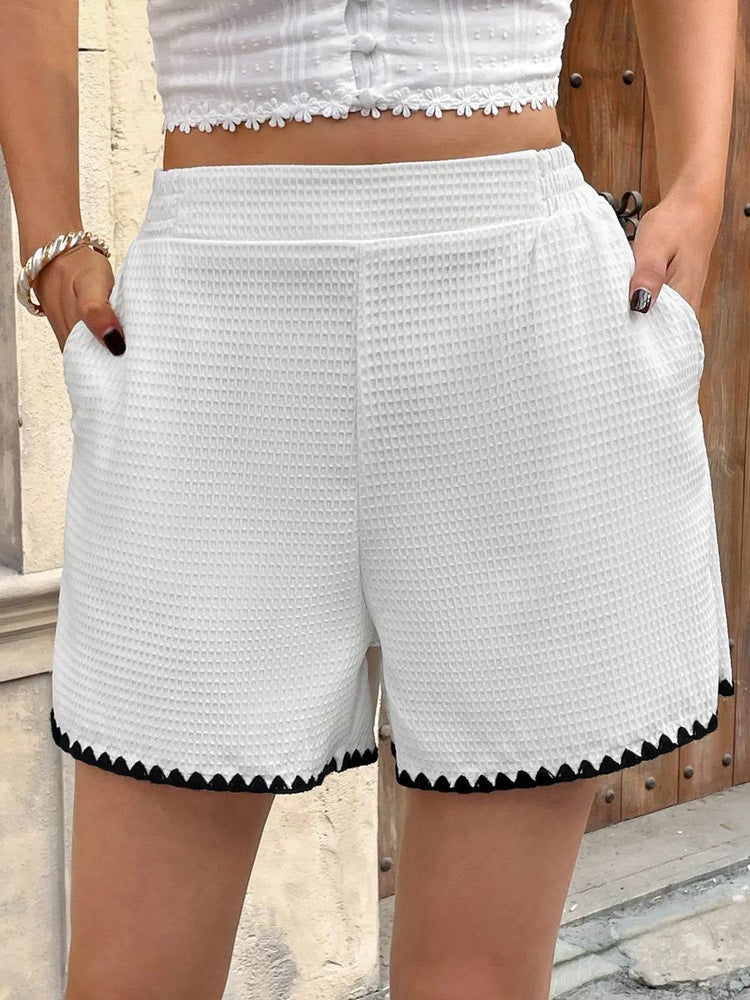 Contrast Trim Shorts with Pockets - Byyde